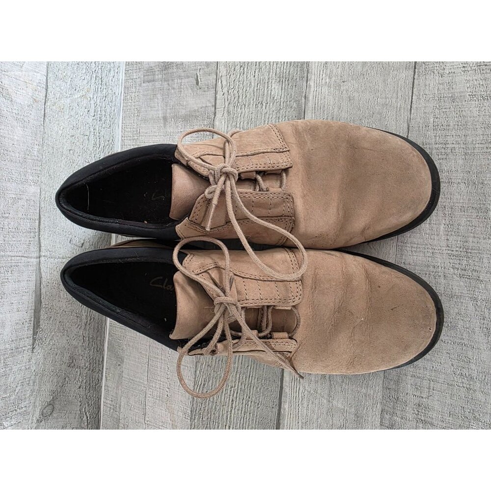 Clarks Beige Leather Lace-Up Oxfords Womens Shoes Size 8M - Picture 3 of 6